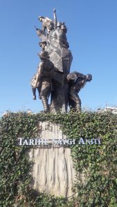 Tarihe Saygı Anıtı